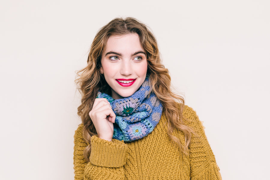 Lana Cowl - French Knot