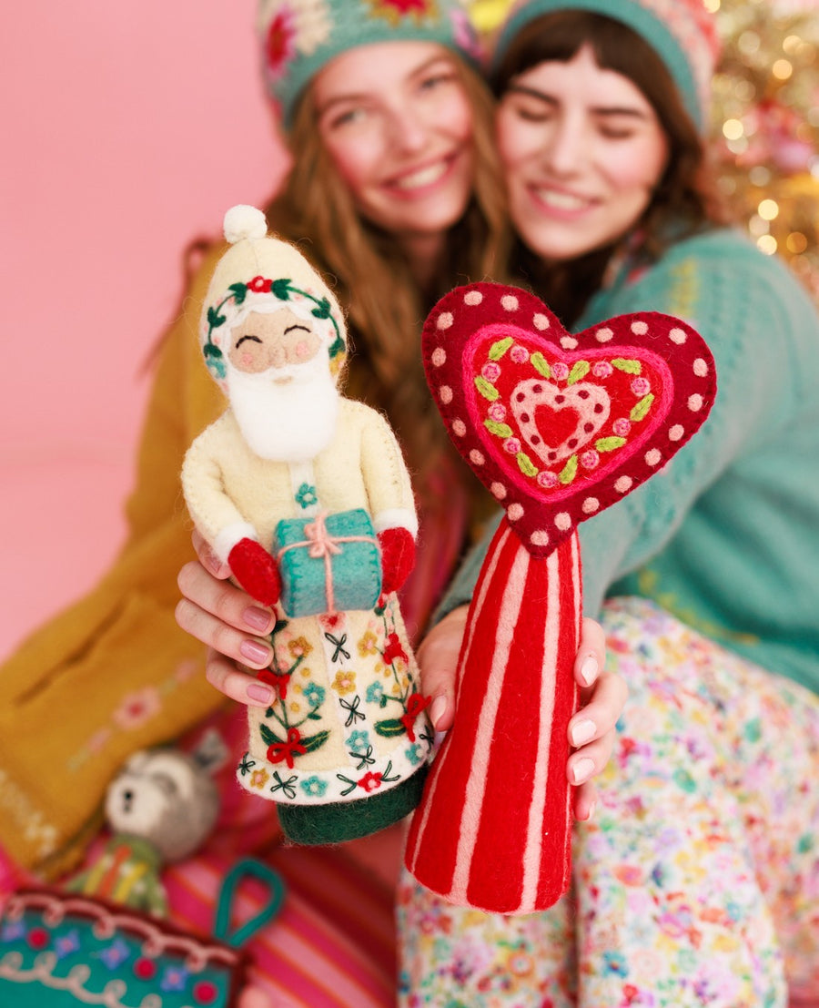 Santa Mantel Topper